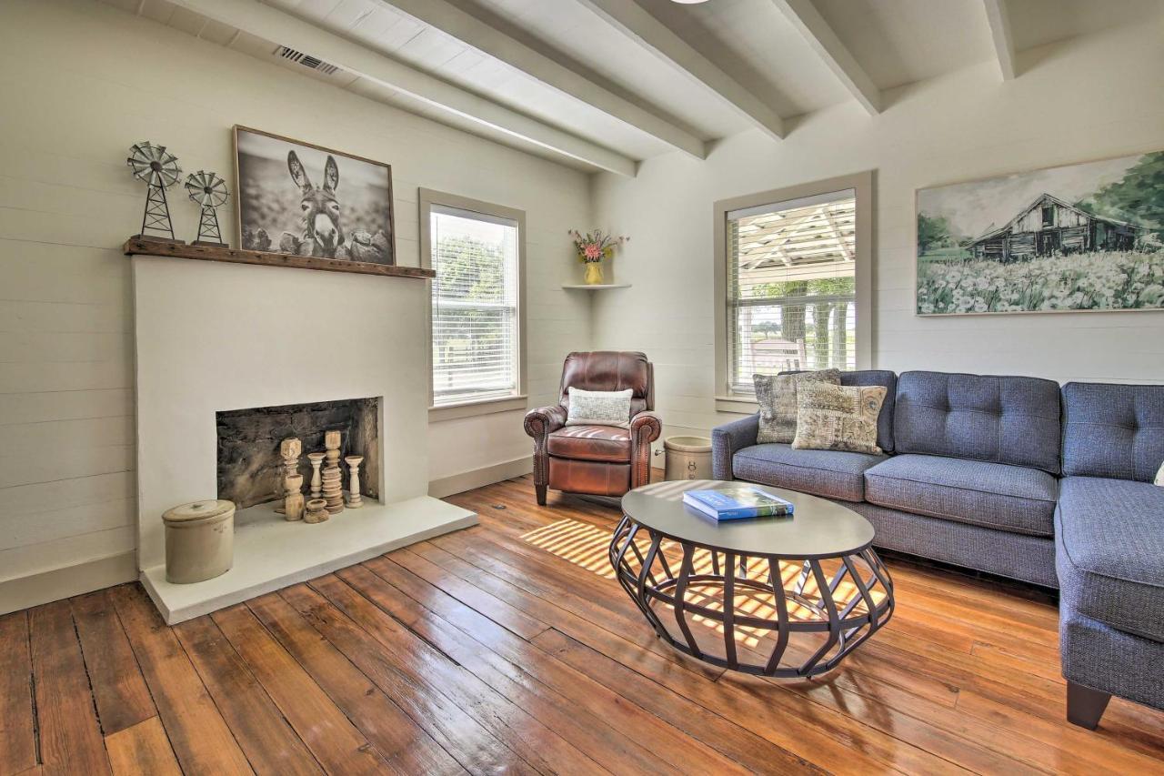 Peaceful Schulenburg Farmhouse With Fire Pit And Grill Екстер'єр фото