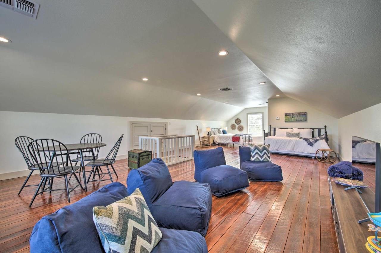 Peaceful Schulenburg Farmhouse With Fire Pit And Grill Екстер'єр фото