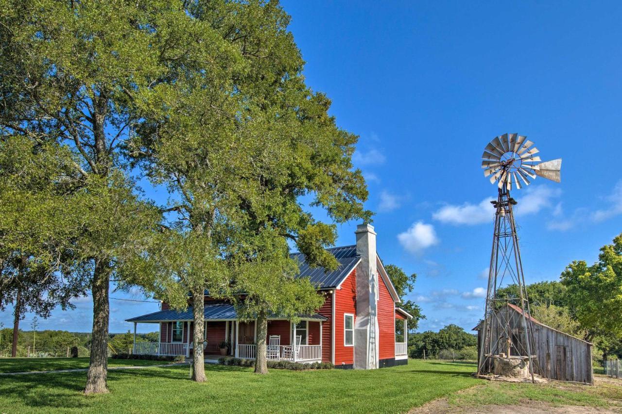 Peaceful Schulenburg Farmhouse With Fire Pit And Grill Екстер'єр фото